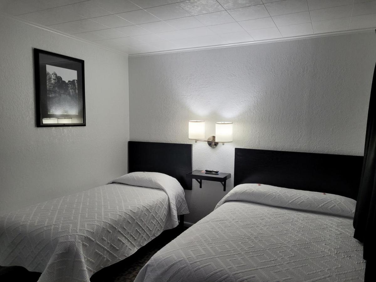 Rocket Motel Custer Exteriér fotografie