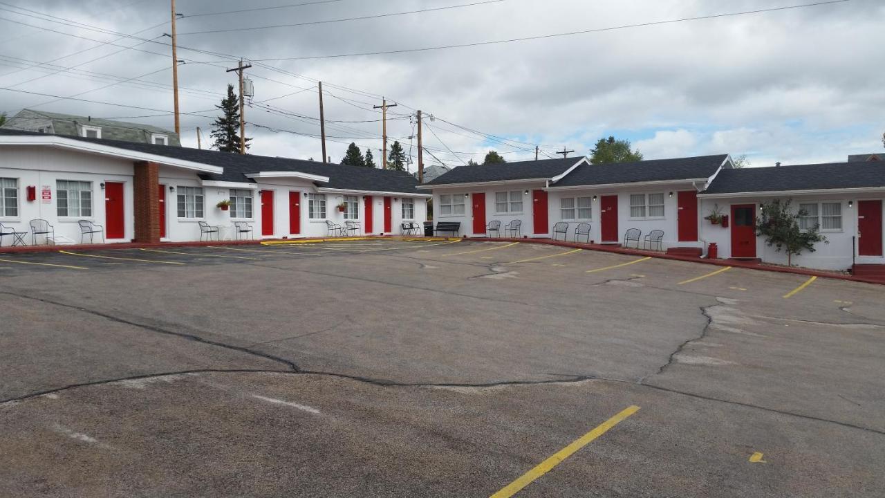 Rocket Motel Custer Exteriér fotografie